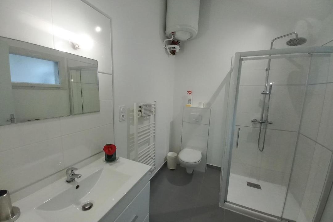 Photo of Bathroom in Ade