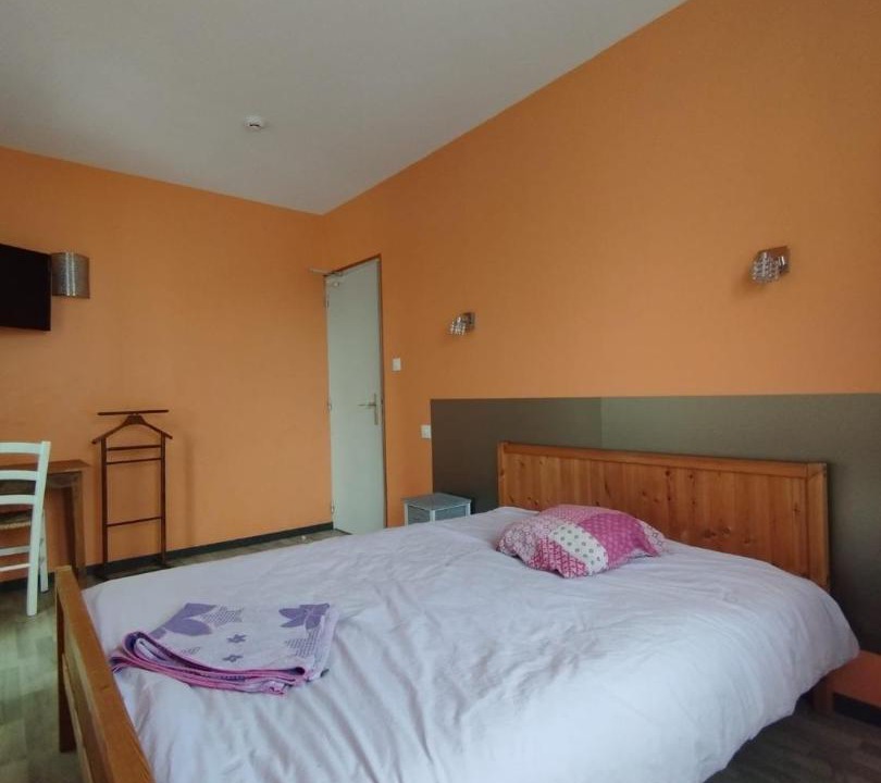 Photo of Bedroom in Ambenay