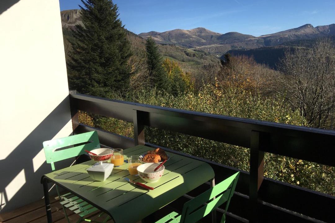 Photo of Patio Balcony in Murat-le-Quaire