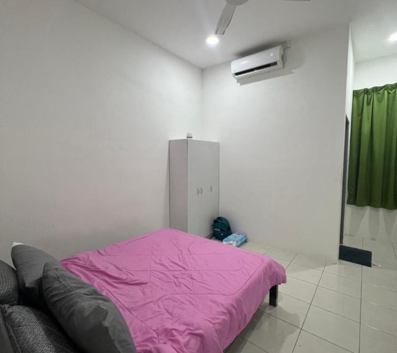 Photo of Bedroom in Kampung Tohor