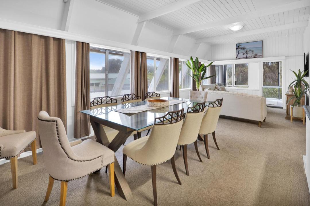 Photo of Others in One Mile