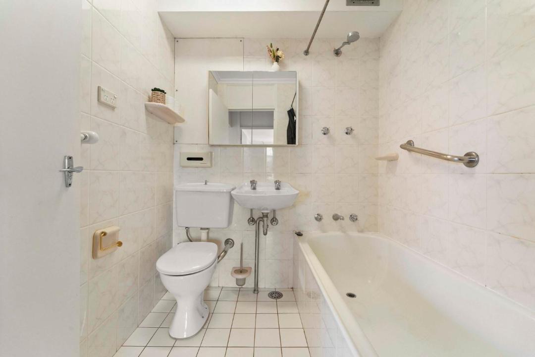 Photo of Bathroom in McMahons Point