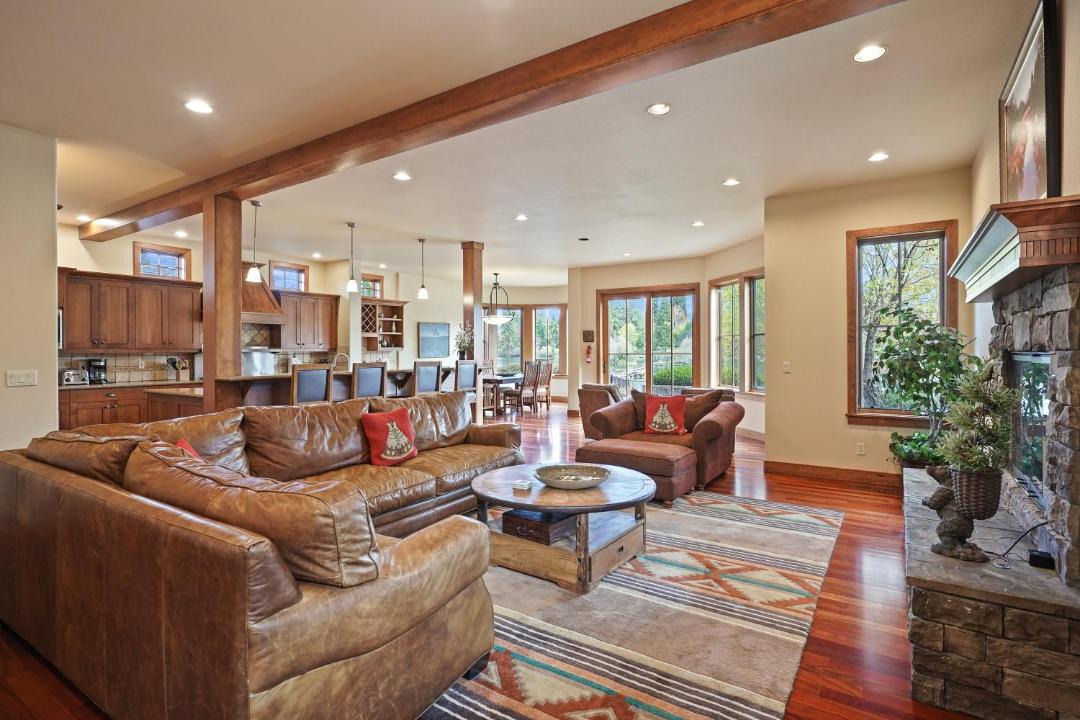 Photo of Others in River West