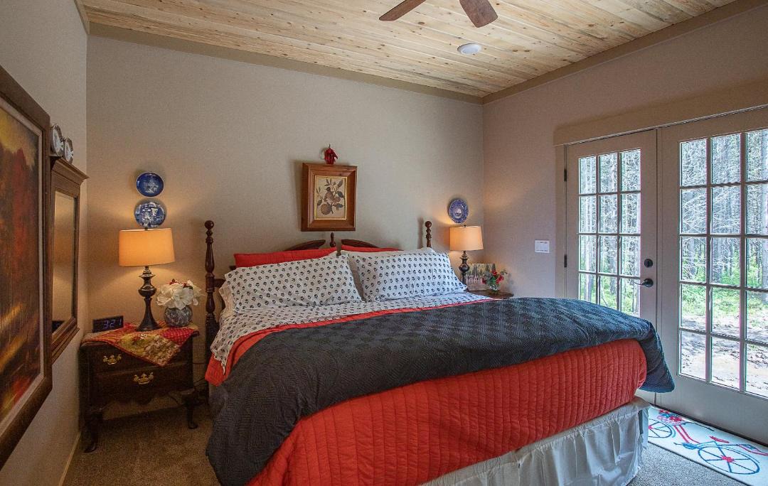 Photo of Bedroom in Island Park