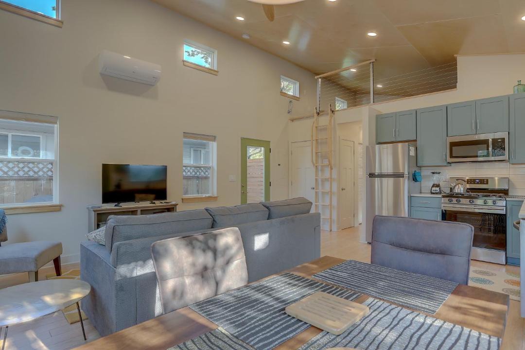 Photo of Others in Larkspur