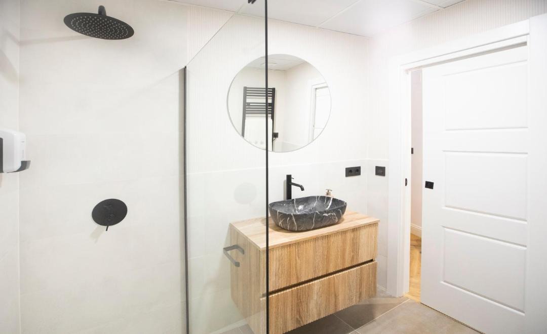 Photo of Bathroom in Alujan