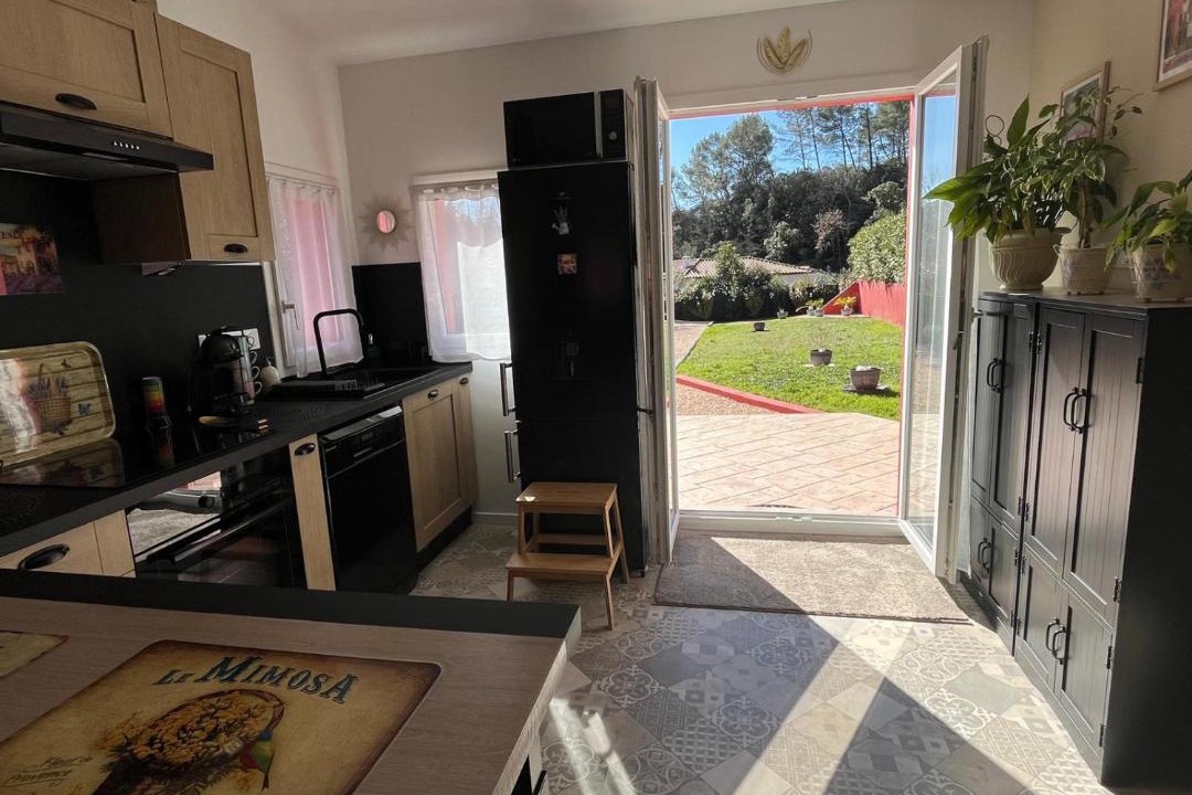 Photo of Kitchen in Meounes-les-Montrieux