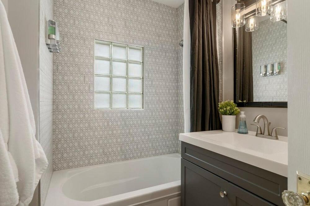 Photo of Bathroom in Cherry Street