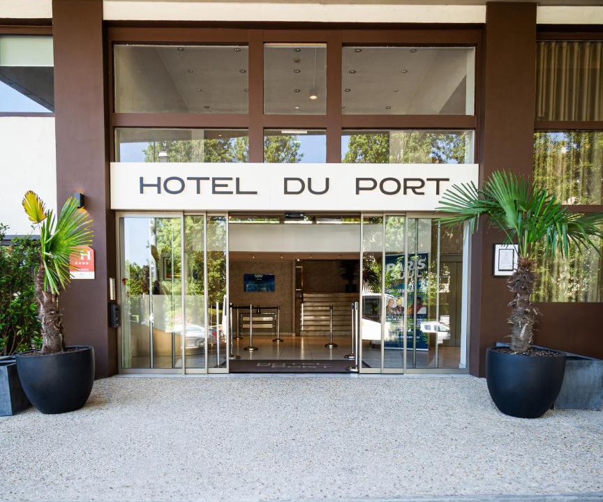 Photo of Others in Le Port sous la Lune