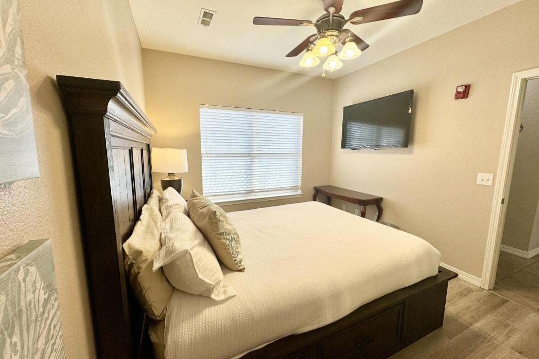 Photo of Bedroom in Hollister