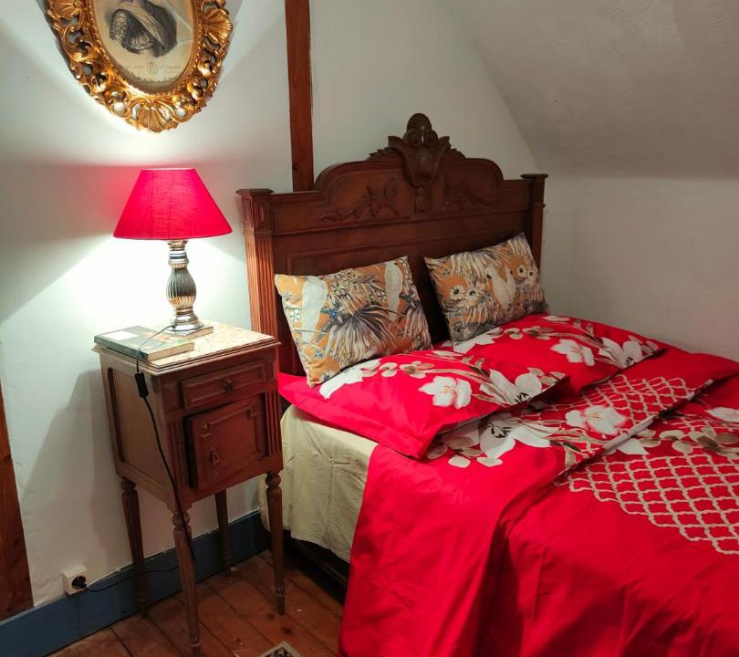 Photo of Bedroom in Tonnerre