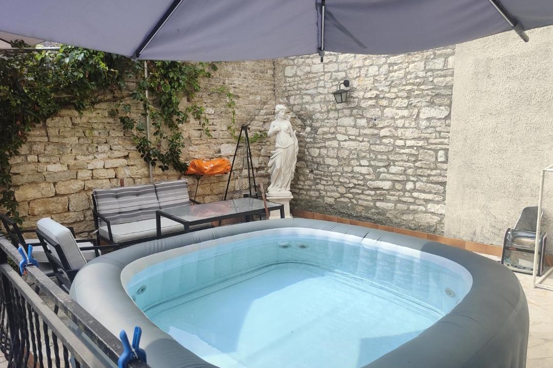 Photo of Others in Tonnerre