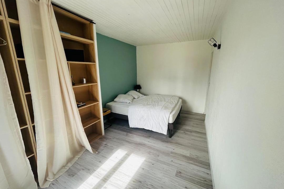 Photo of Bedroom in Saint-Laurent-de-Medoc