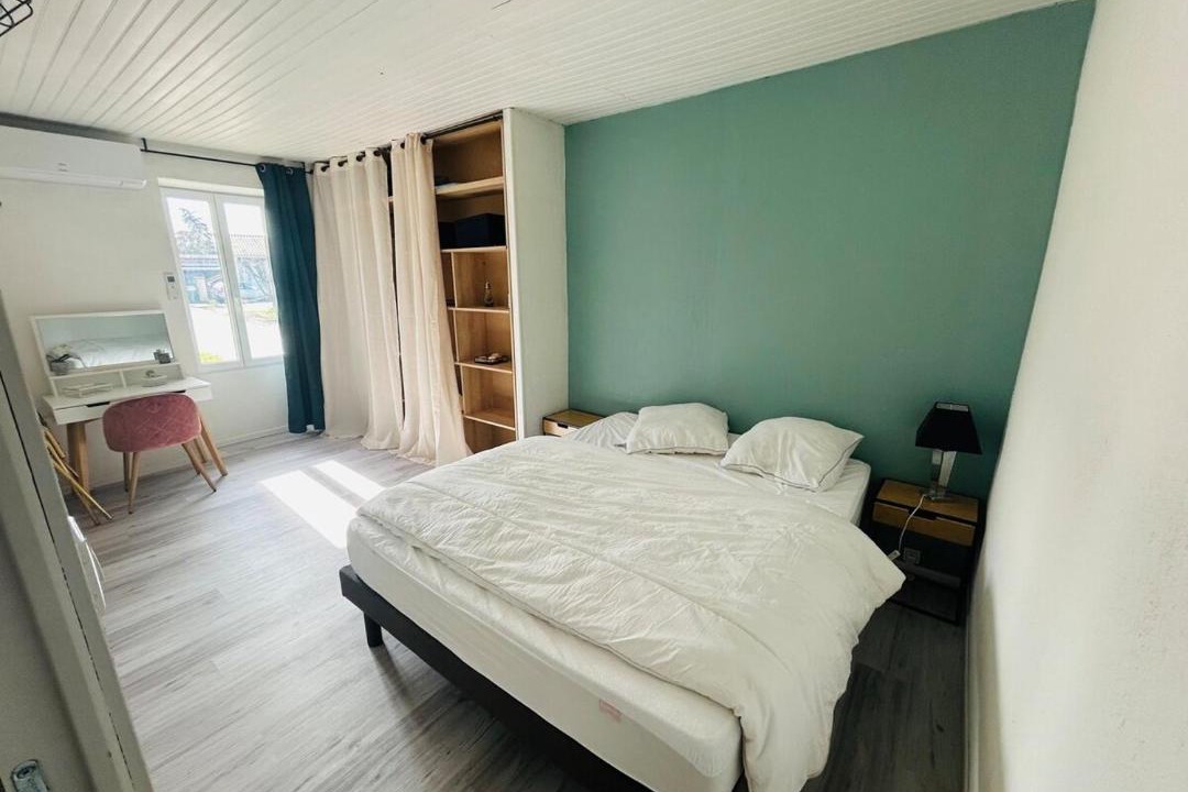 Photo of Bedroom in Saint-Laurent-de-Medoc