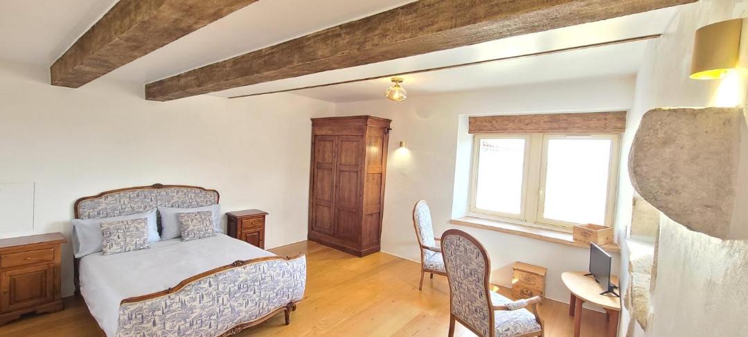 Photo of Bedroom in Lebreil