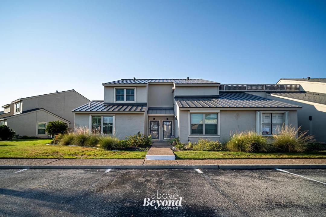 Photo of Others in Harbor Oaks