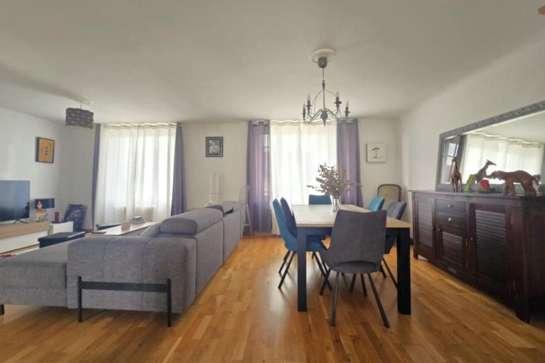 Photo of Livingroom in Republique