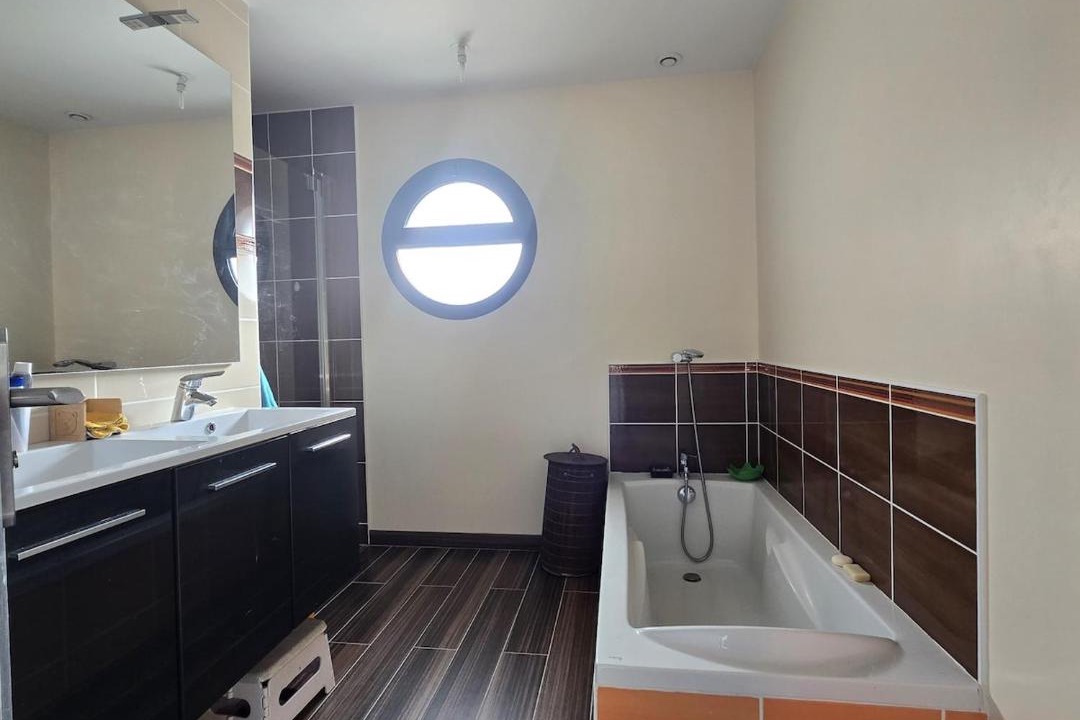 Photo of Bathroom in Volnay