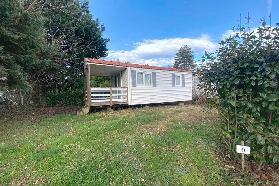 Photo of Others in Manthes