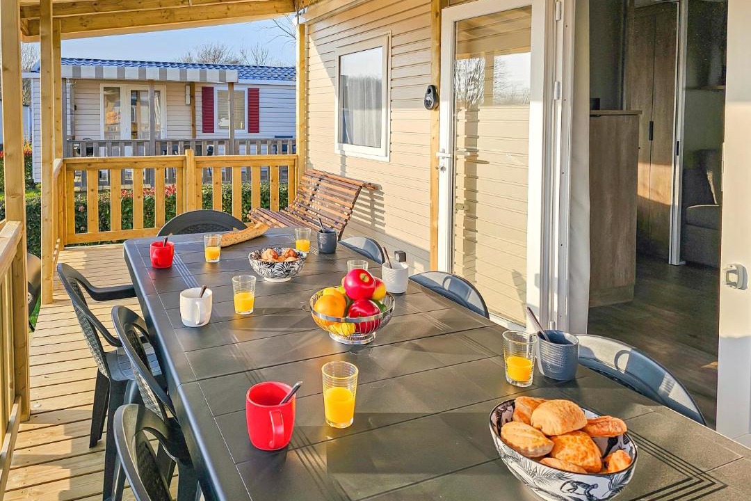 Photo of Others in Litteau