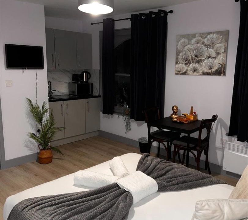 Photo of Others in Evelyn