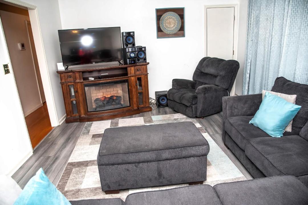 Photo of Livingroom in Danville
