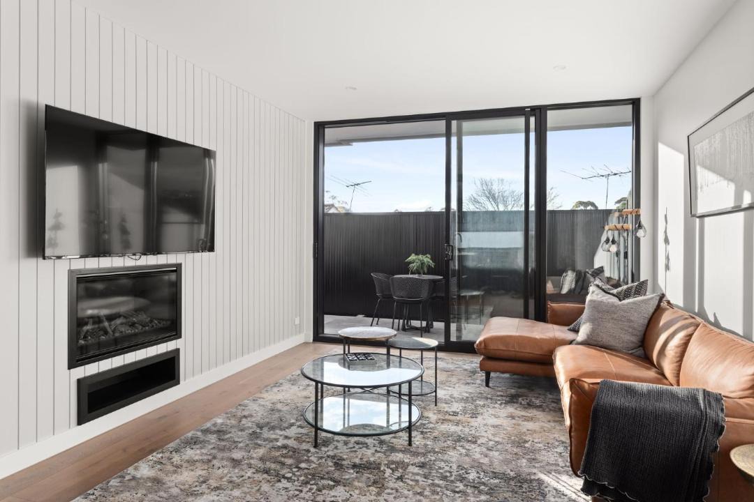 Photo of Others in Rosanna