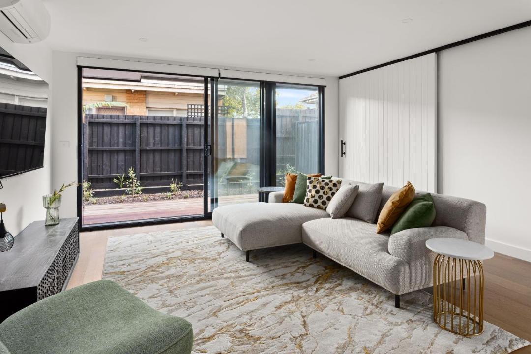 Photo of Others in Rosanna