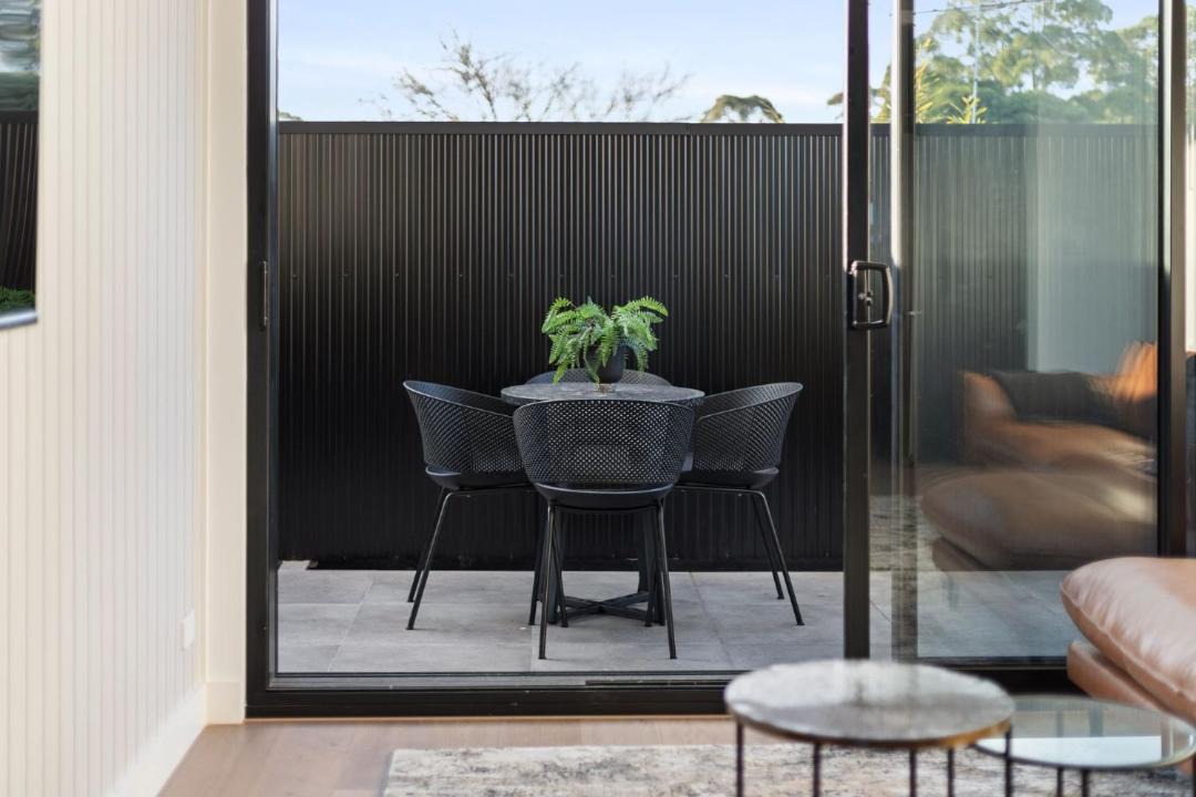 Photo of Others in Rosanna