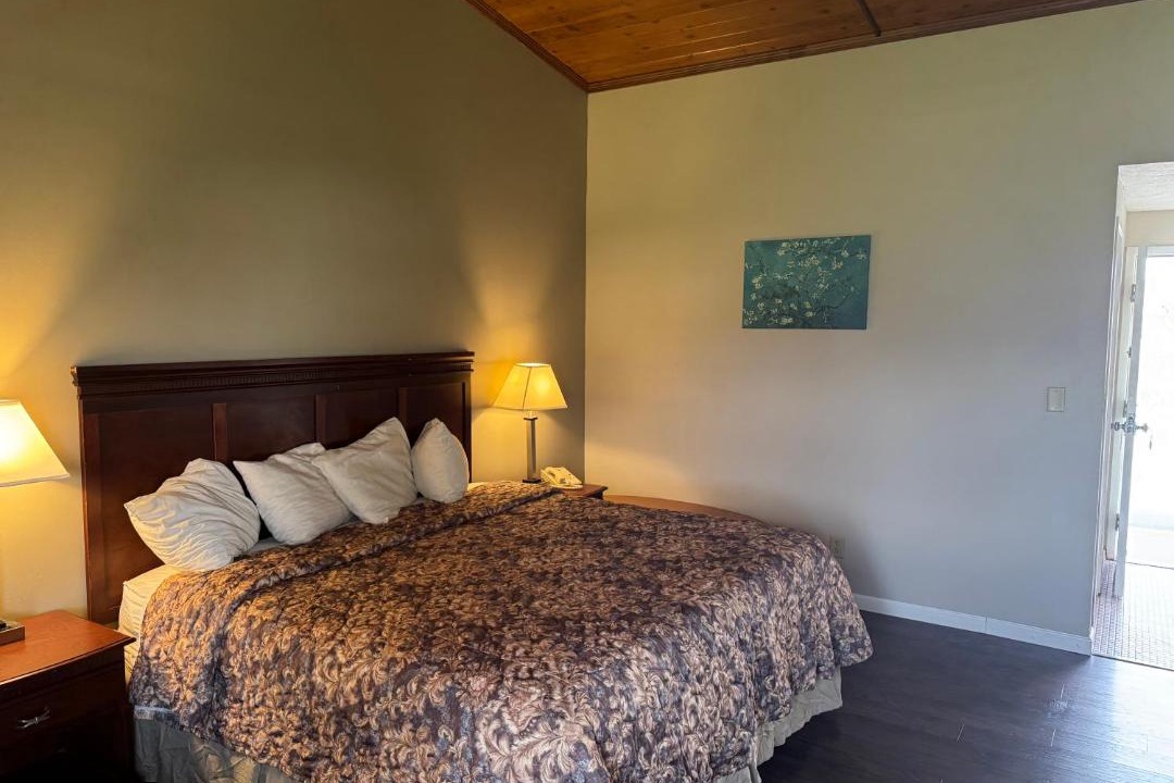 Photo of Bedroom in Clinton