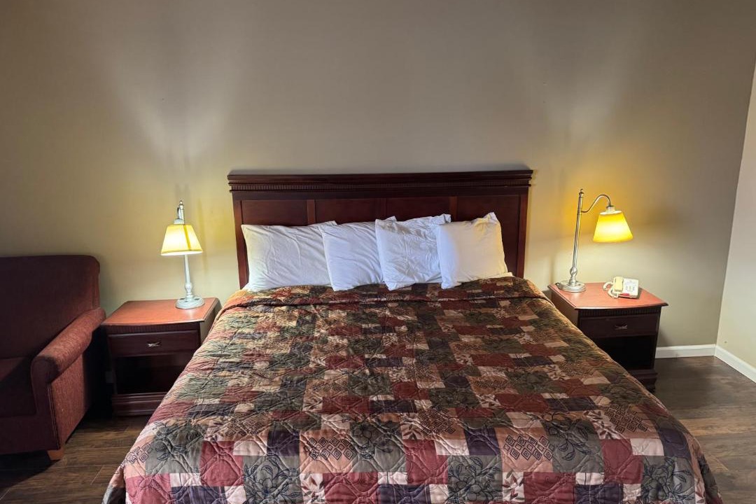 Photo of Bedroom in Clinton