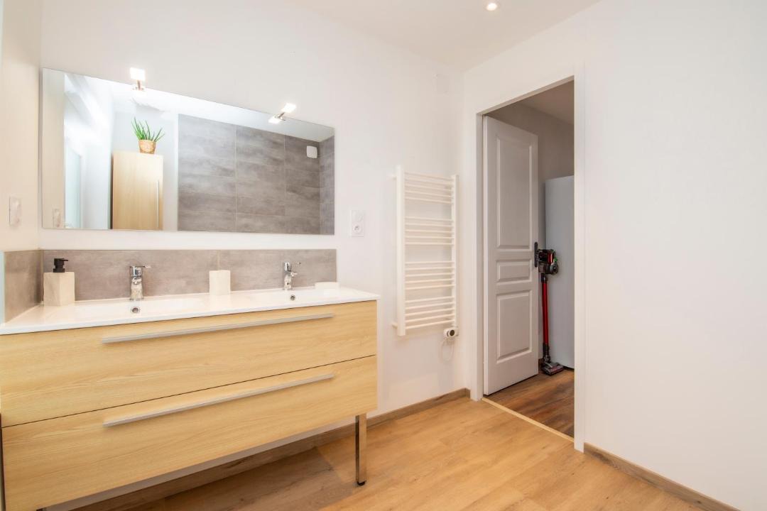 Photo of Bathroom in Choloy-Menillot