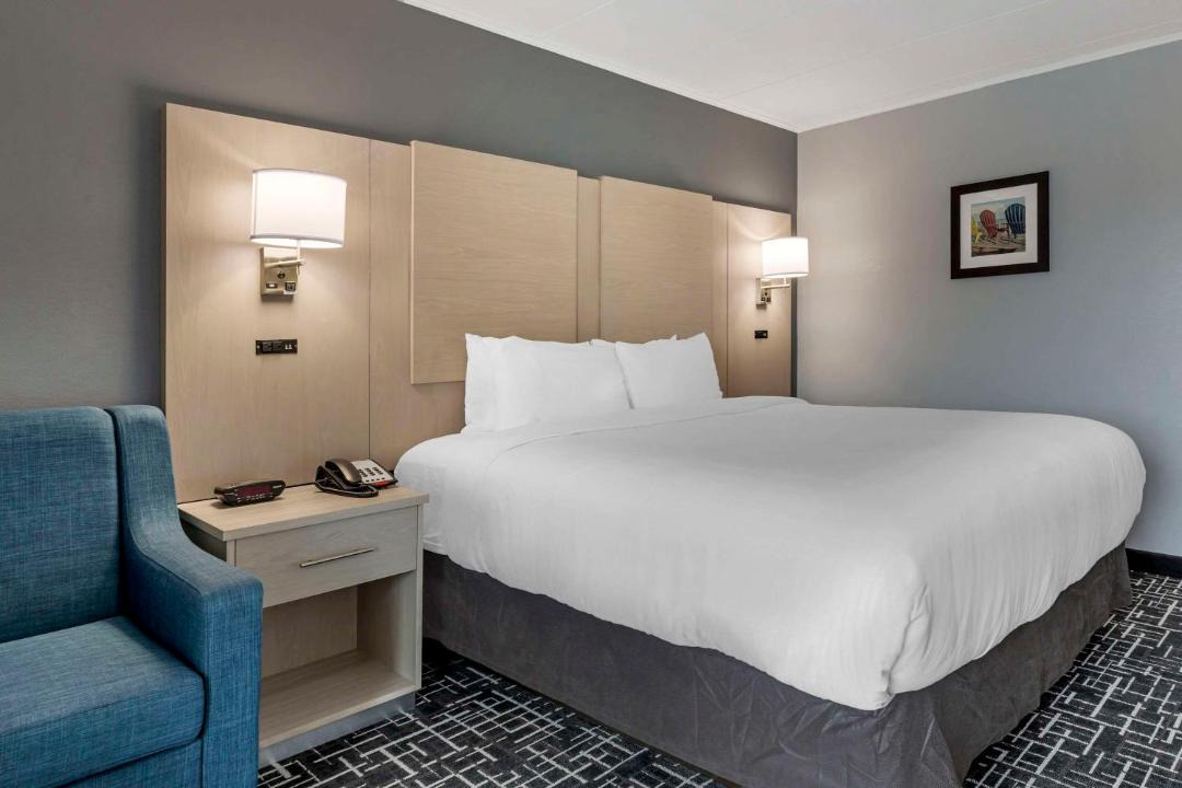 Photo of Bedroom in Main Street Hyannis