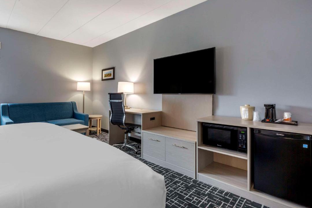 Photo of Bedroom in Main Street Hyannis