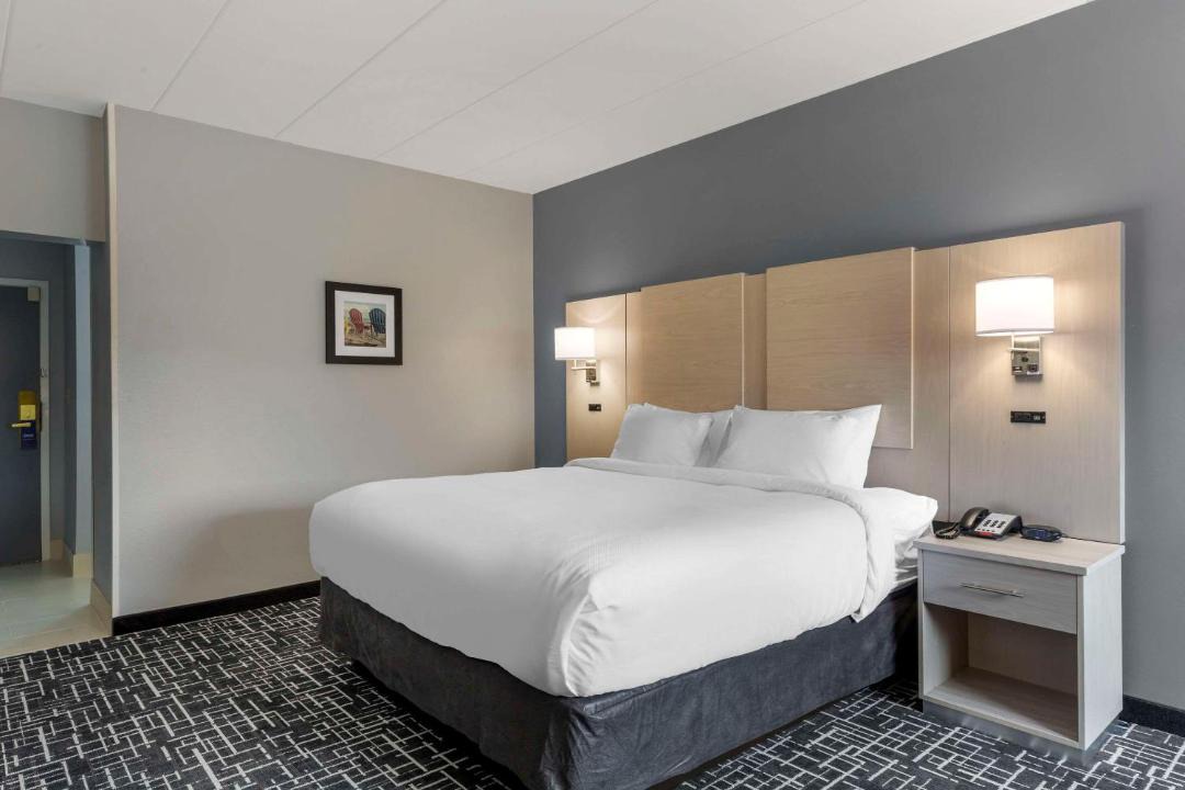 Photo of Bedroom in Main Street Hyannis