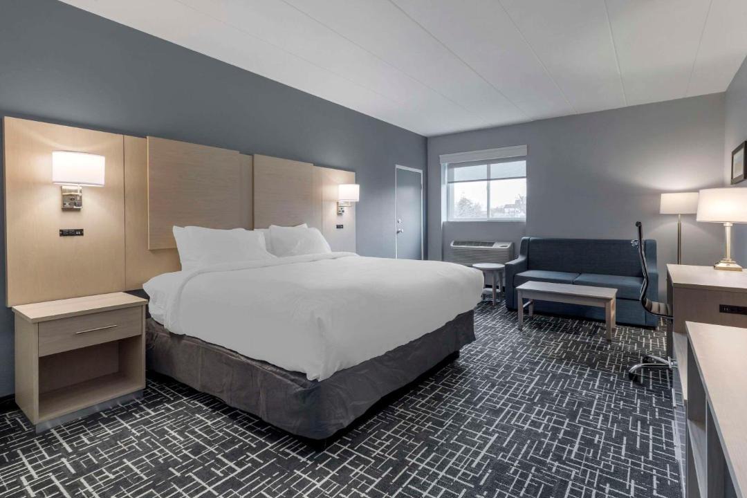 Photo of Bedroom in Main Street Hyannis