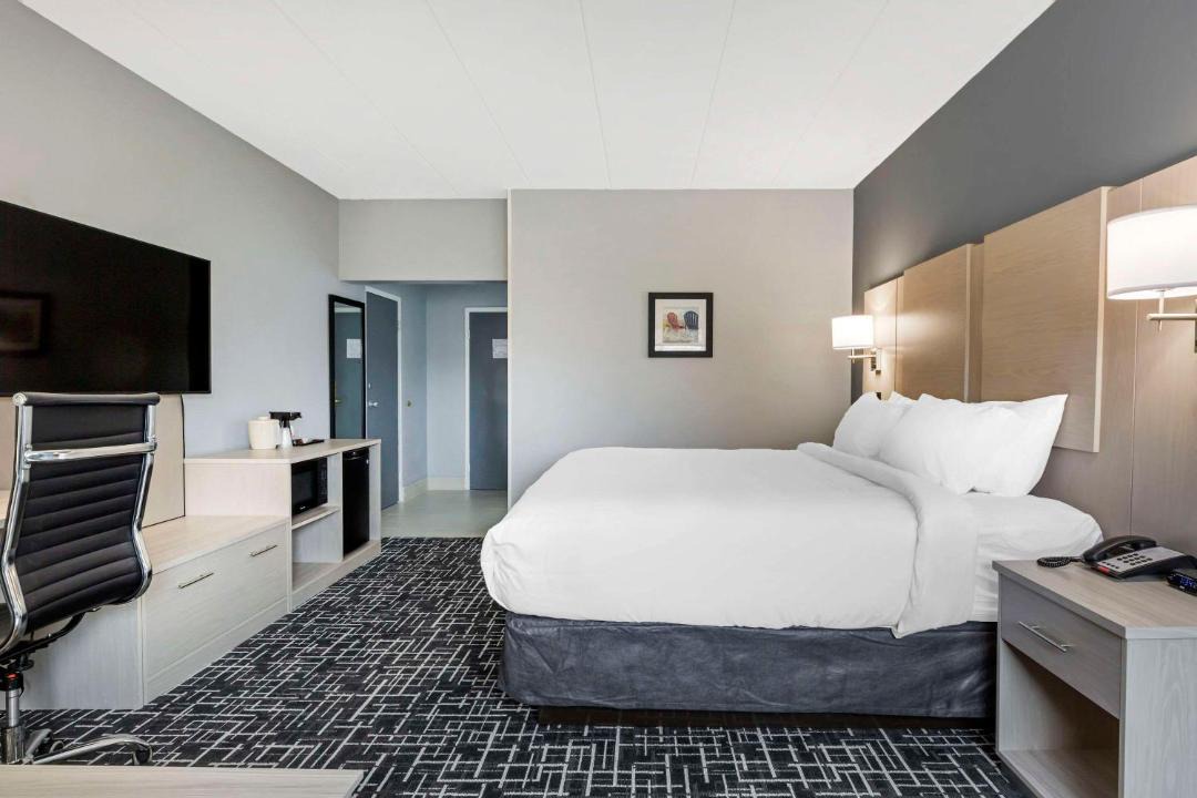 Photo of Bedroom in Main Street Hyannis