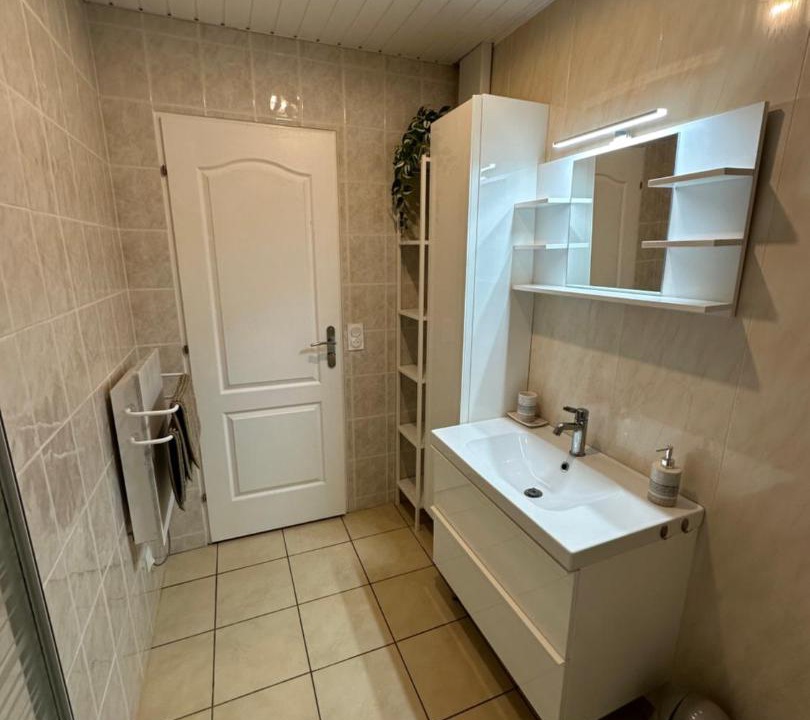 Photo of Bathroom in Herpy-l'Arlesienne