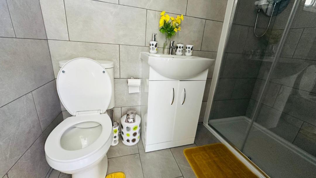 Photo of Bathroom in Kidbrooke with Hornfair