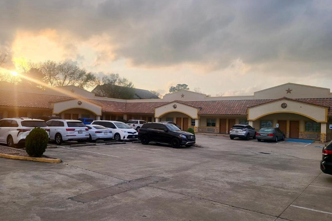Photo of Buildings in FM 1960