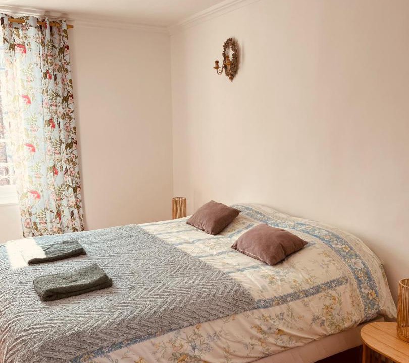 Photo of Bedroom in Lyons-la-Foret