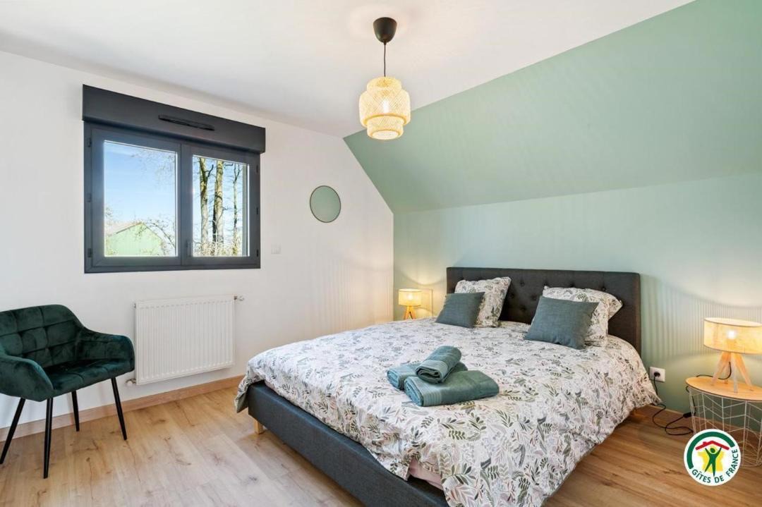 Photo of Bedroom in Crasville-la-Mallet