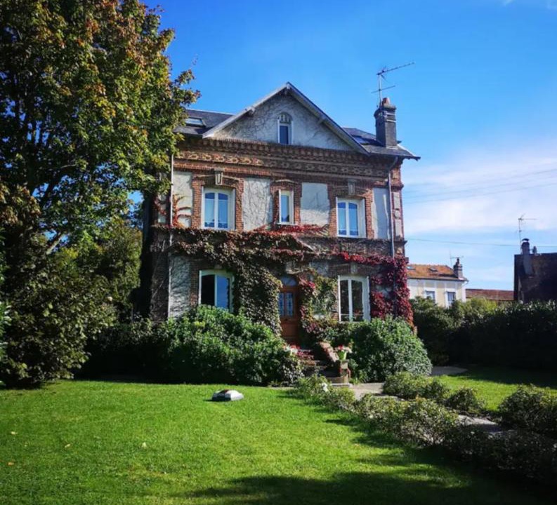 Photo of Others in Touques