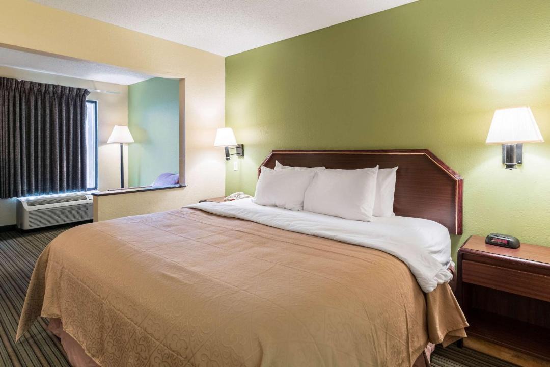 Photo of Bedroom in Alexandria