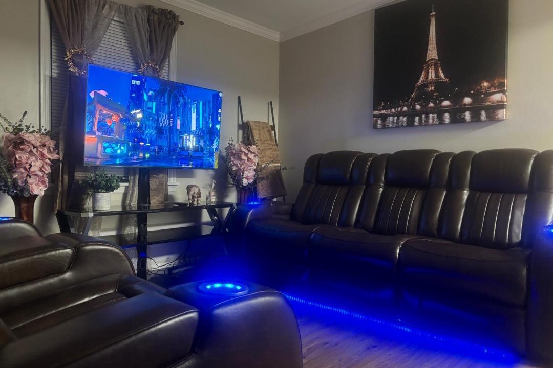 Photo of Livingroom in Northside