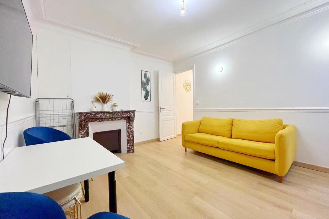 Photo of Livingroom in Quartier de la Salpetriere