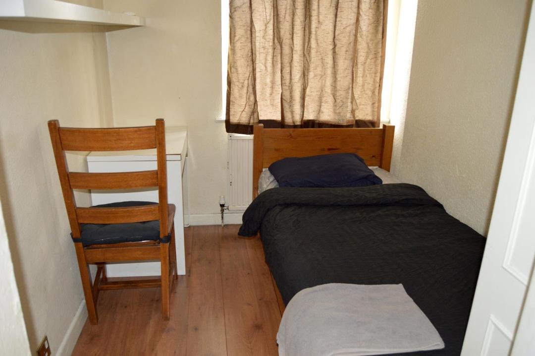 Photo of Bedroom in Selsdon and Ballards