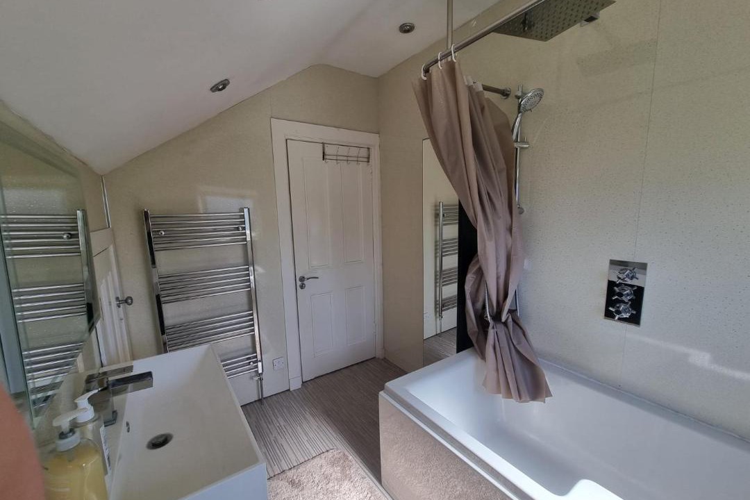 Photo of Bathroom in Duddingston