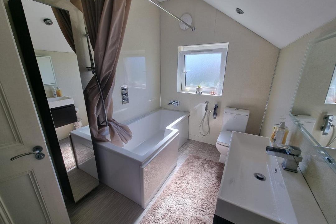 Photo of Bathroom in Duddingston