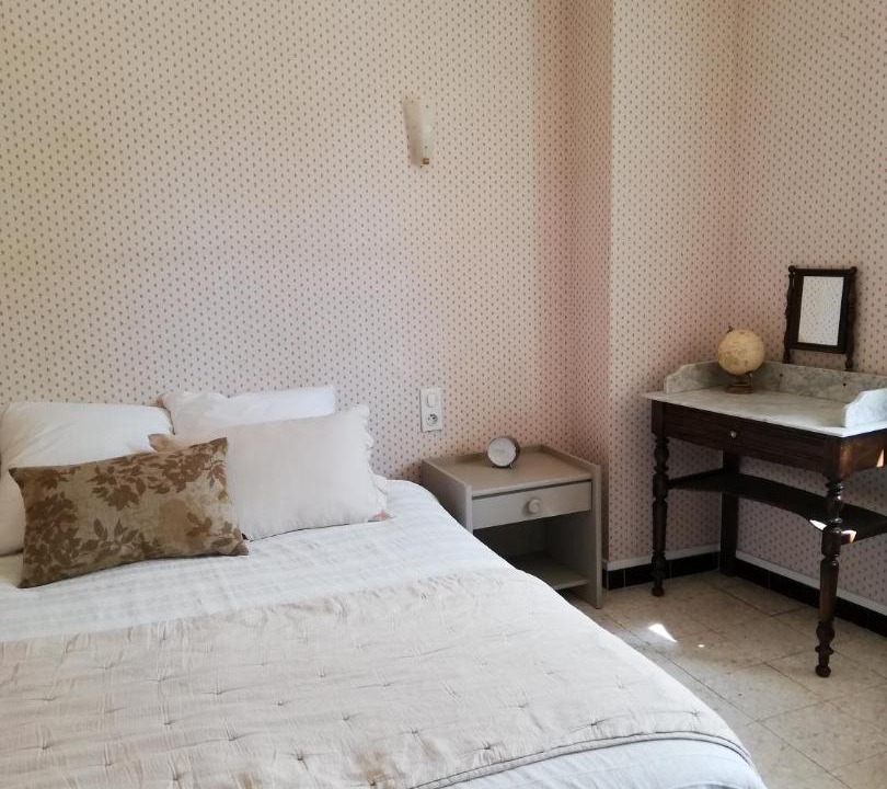 Photo of Bedroom in Vailhan
